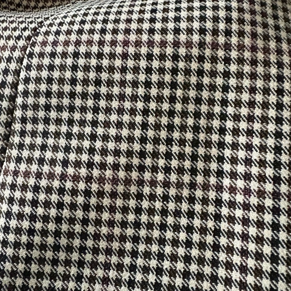 Evan Picone Houndstooth Blazer in Black and White with a hint of Burgandy - Picture 4 of 4